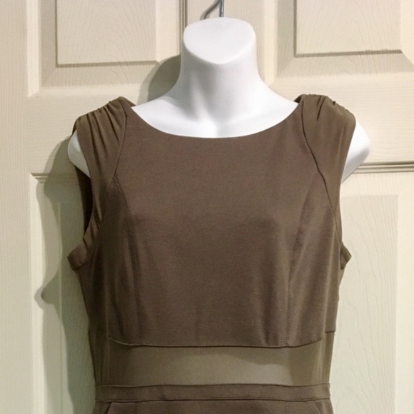 🥂👜 BCBG Beige Sheath Dress w Mesh Detailing ✨ - Picture 3 of 7